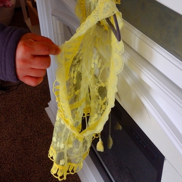 Jew_Berry Shop Yellow see through lace top with side tassel - Picture 9 of 9